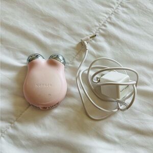 NuFace Mini+ microcurrrent device